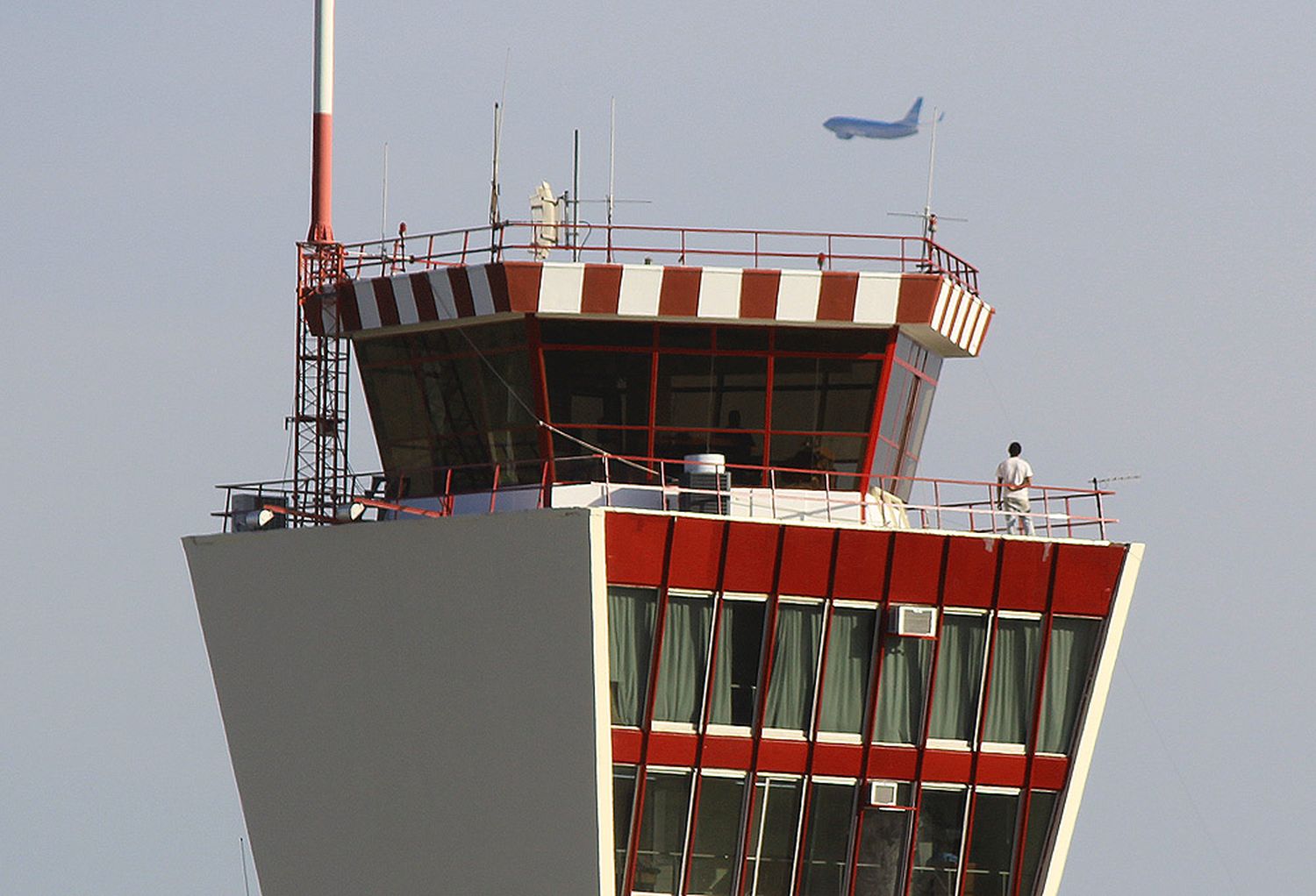 EANA diferirá el pago de tasas a compañías aéreas