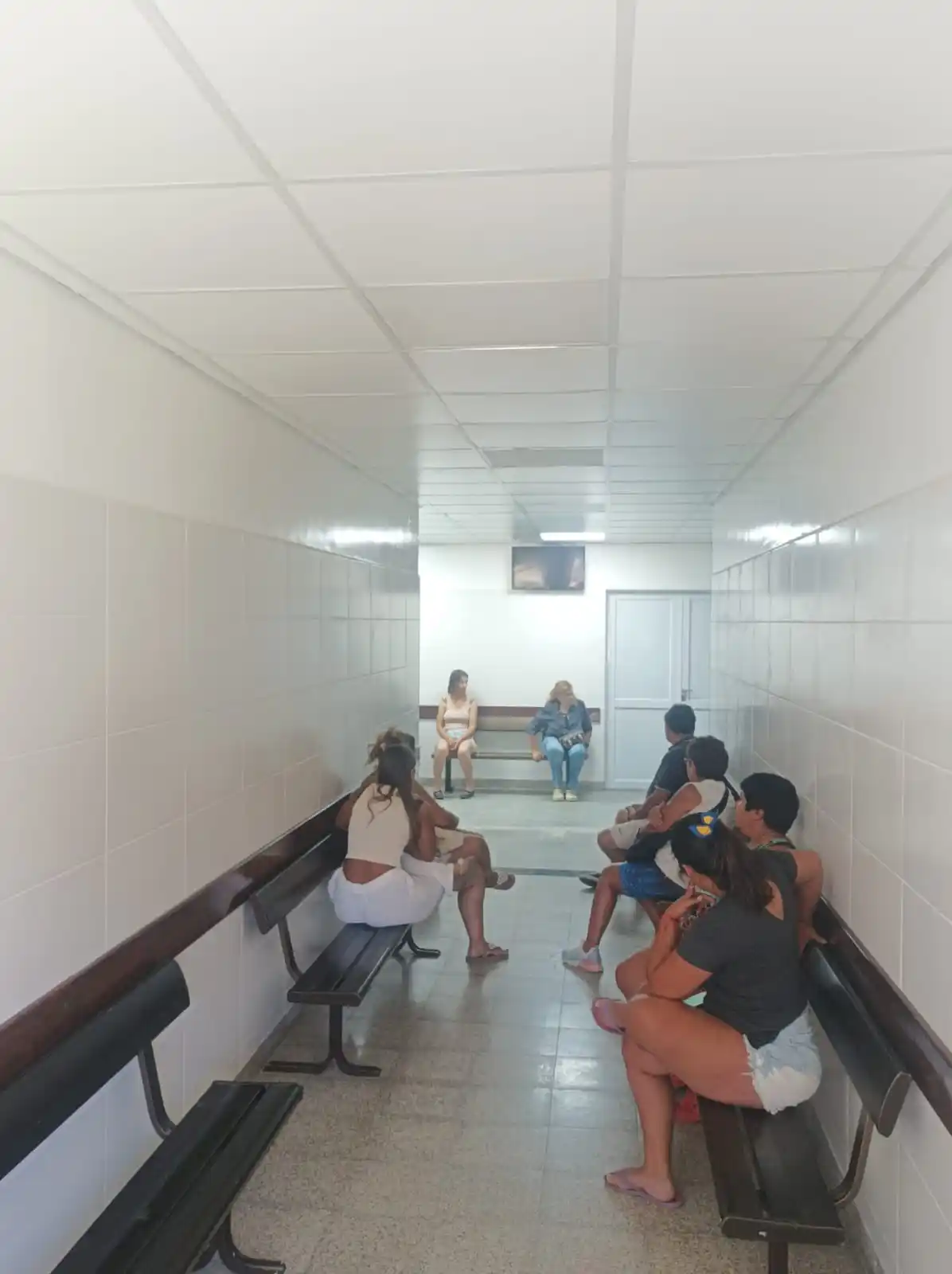 Sala de espera de la guardia totalmente nueva-