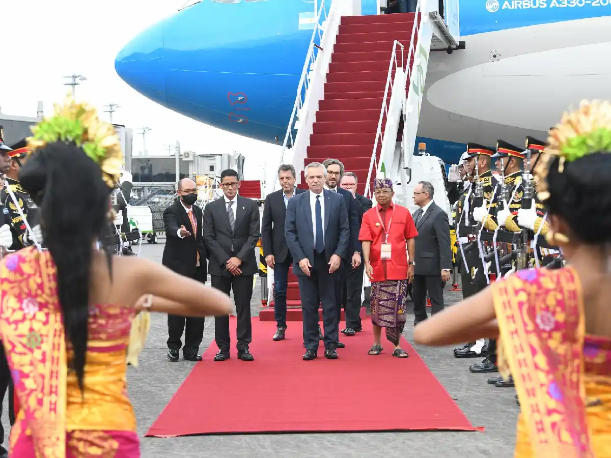 Cumbre G-20: con reuniones bilaterales en agenda, Fernández llegó a Bali