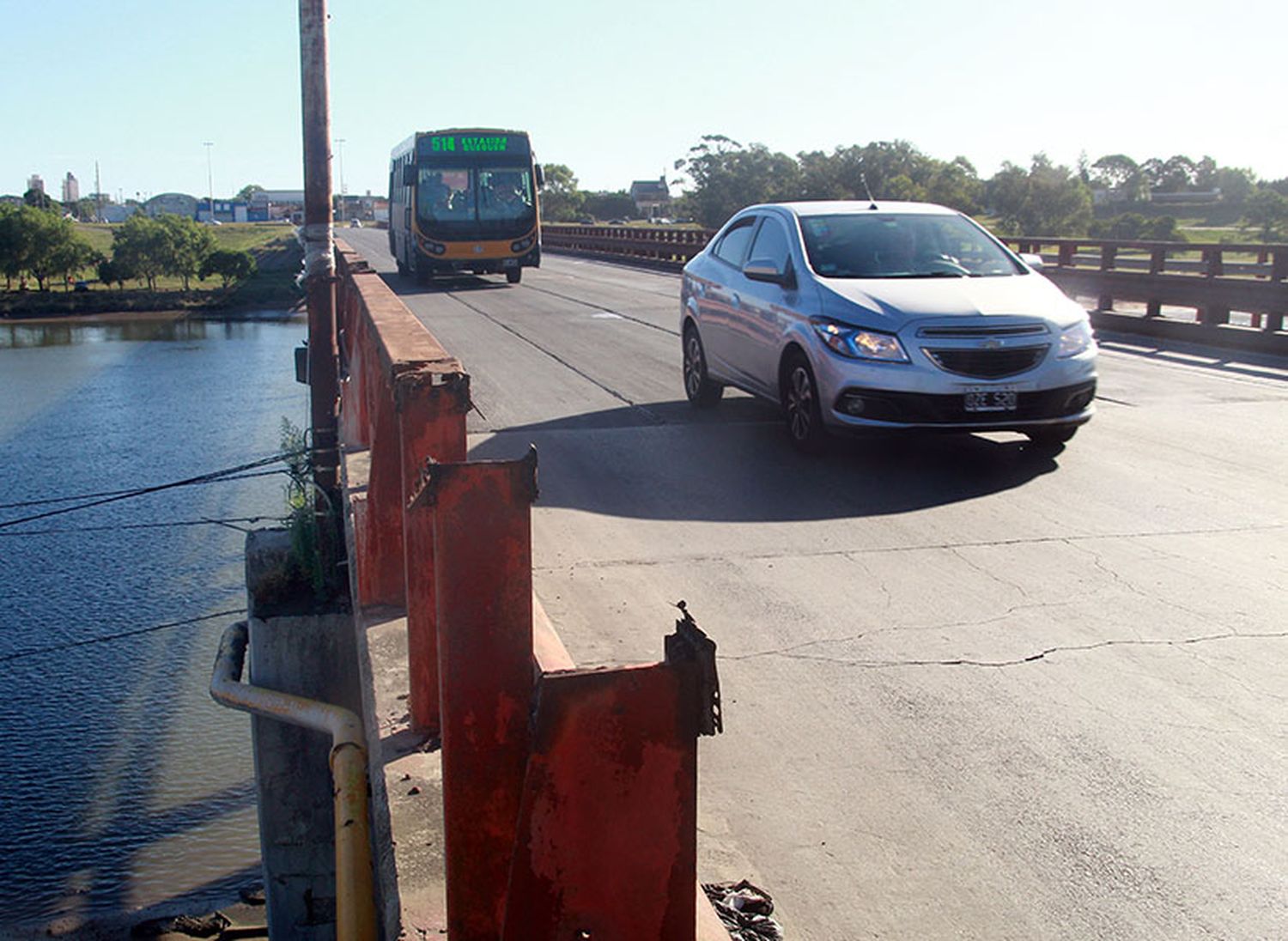 Prevén reparaciones en rutas, pero el puente sigue esperando