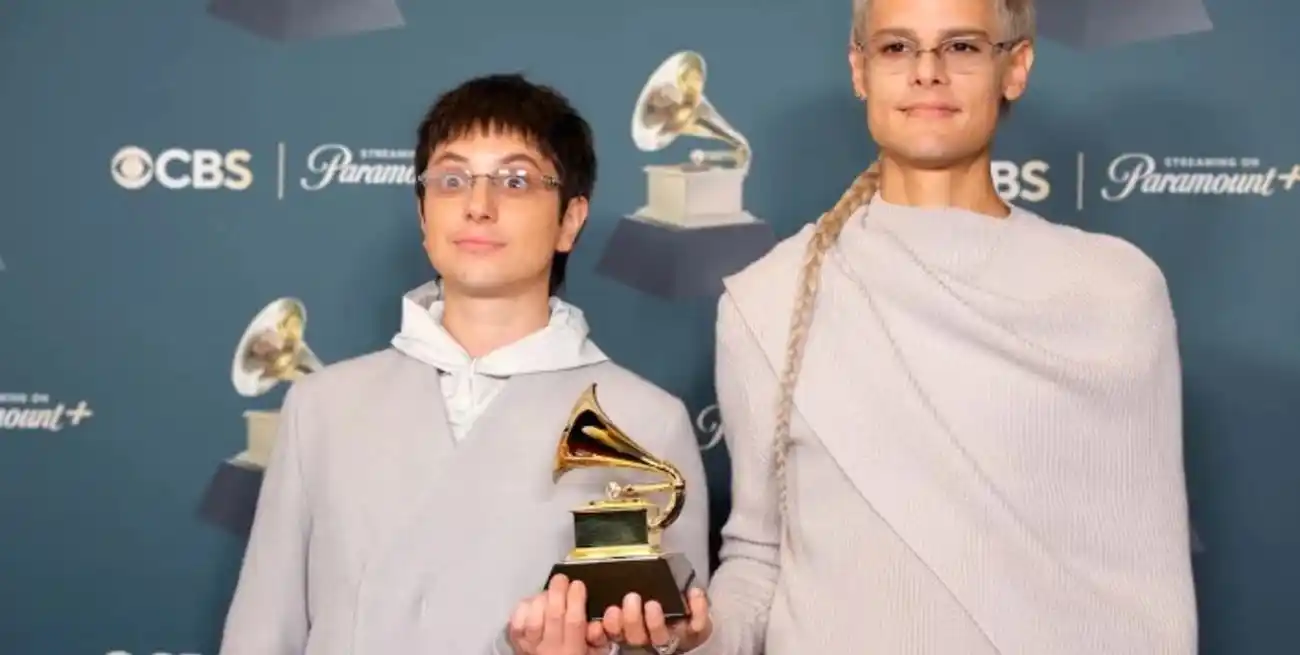 Los músicos dedicaron su Grammy “para Argentina y toda Latinoamérica, los amamos”.  Domingo 1.2.2026  21:18