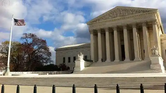 La Corte Suprema de los EEUU decide a fin de mes si acepta el caso argentino contra holdouts