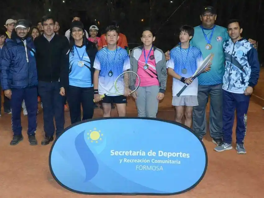 El tenis definió a sus representantes
para Mar del Plata en Laguna Blanca