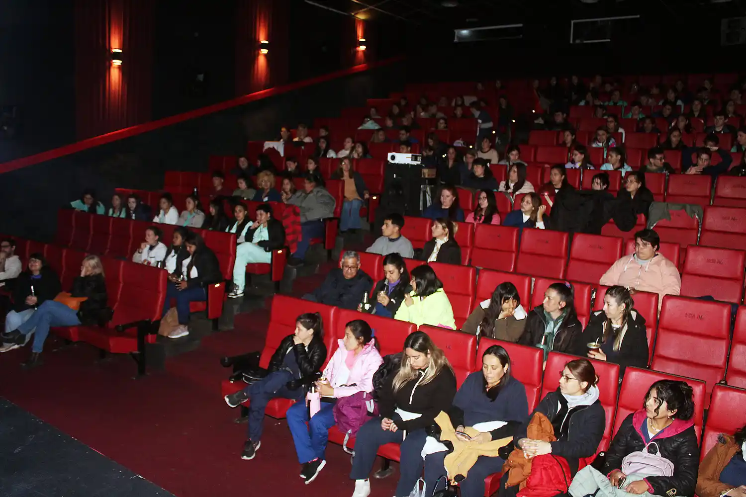 Se realizó jornada estudiantil; hoy, se desarrolla acto de colación