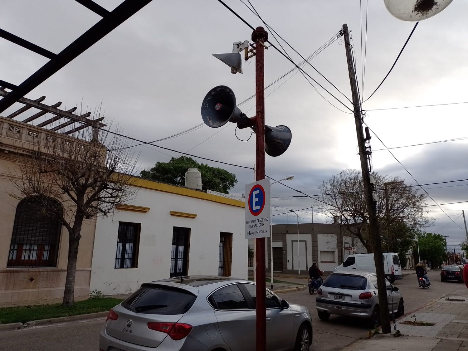 Rige una advertencia del Servicio Meteorológico Nacional por vientos fuertes