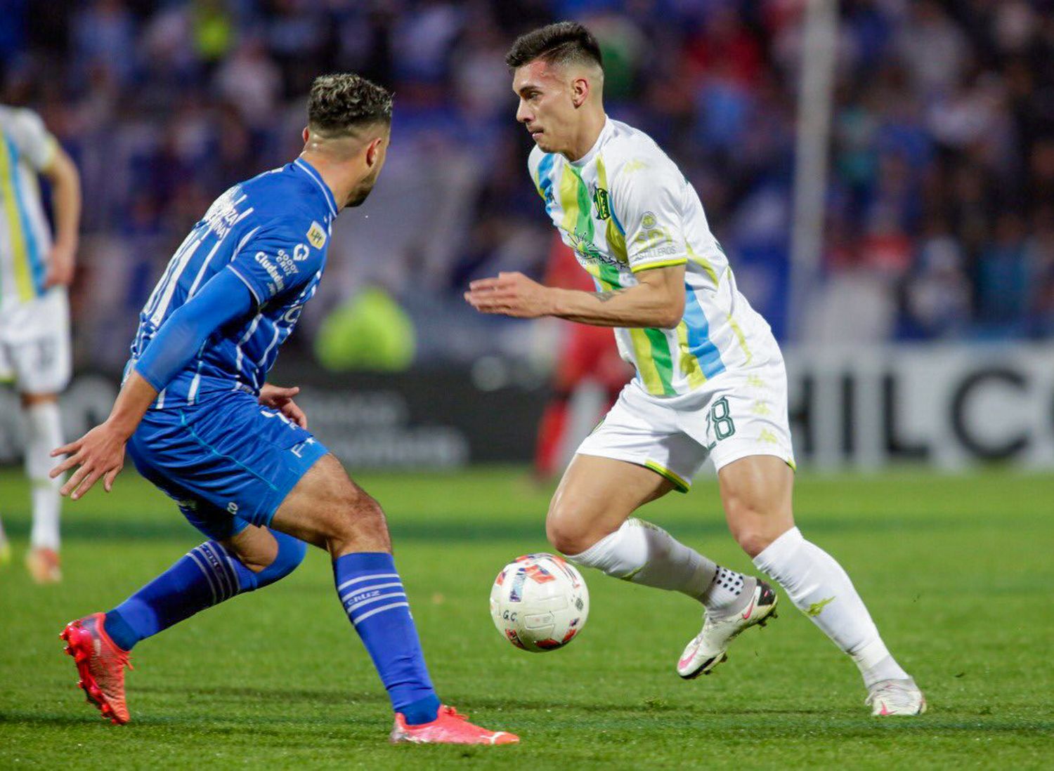 Godoy Cruz aprovechó los problemas de Aldosivi