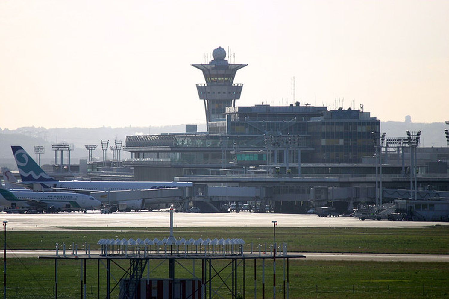 Vueling obtendrá slots de Air France en París-Orly por mandato de la Comisión Europea