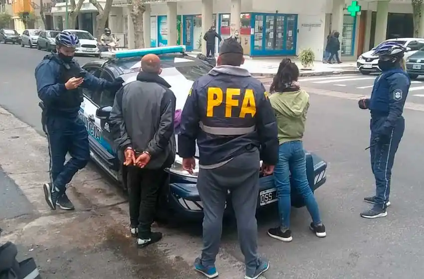 Detuvieron a dos "mecheros" tras robar en un supermercado