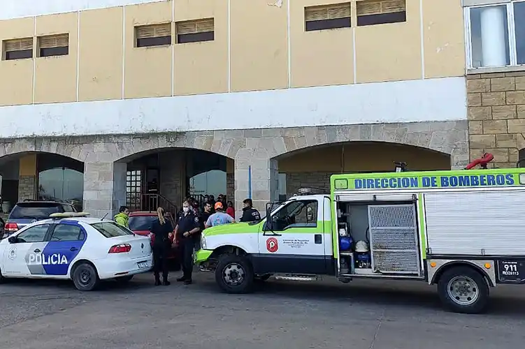 Dos personas sufrieron cortes tras la explosión de una parrilla