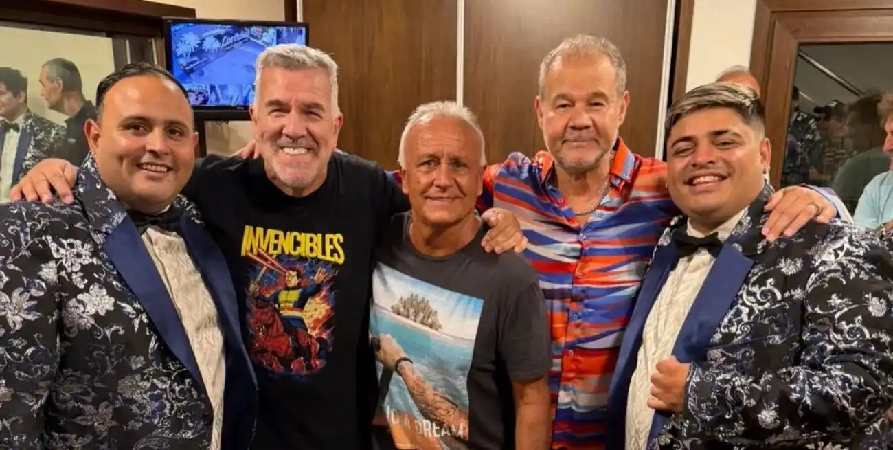 Midachi y Los Palmeras compartieron una grabación especial en medio de la gira despedida del trío humorístico.