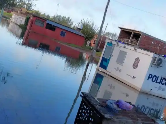Las tormentas pasaron, y el agua permanece hace ya dos semanas.