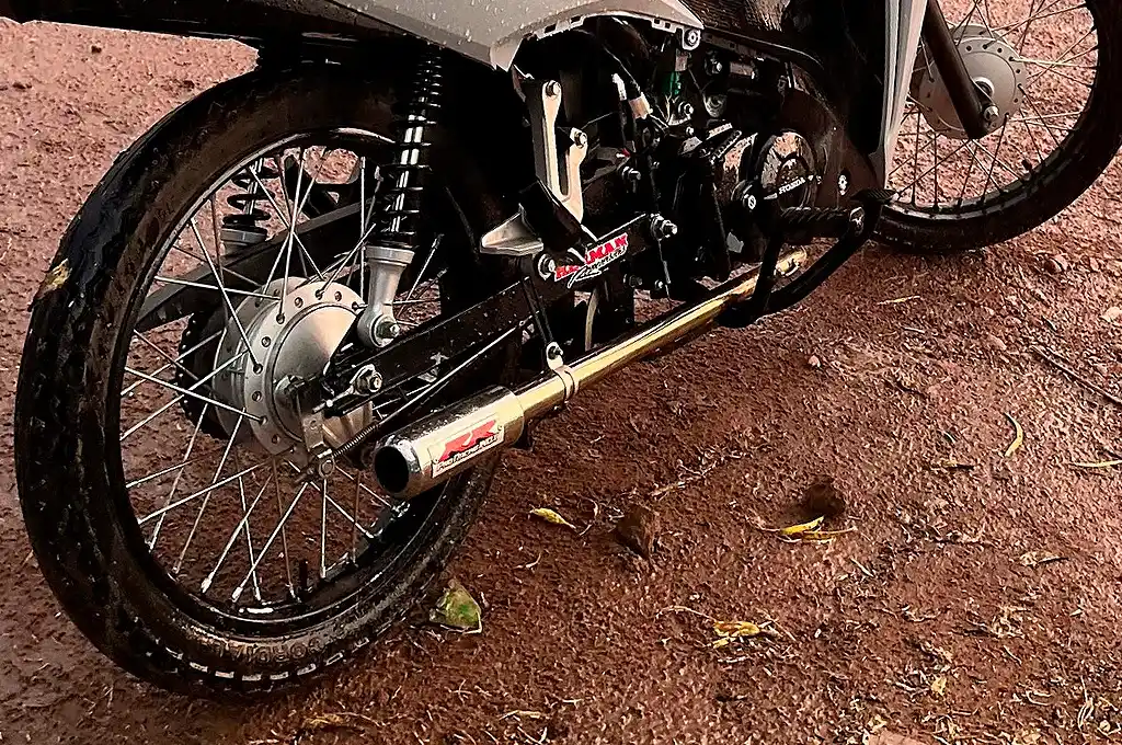 escape libre en la moto - 1