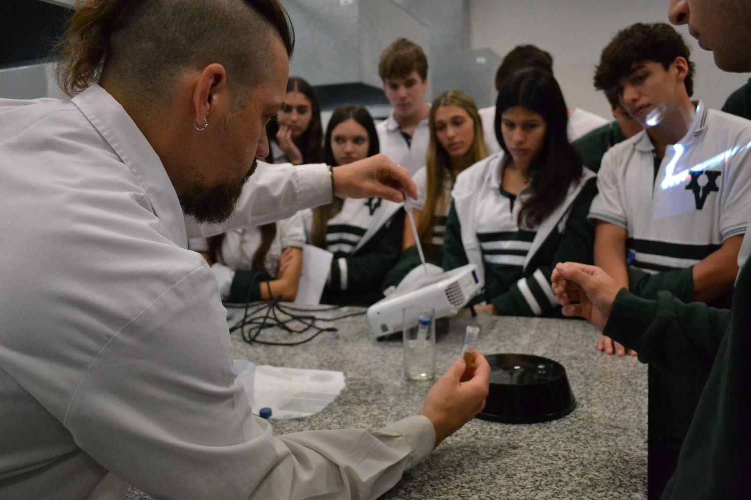 Más de 1.300 estudiantes participaron de la Feria de las Carreras en la Facultad de Bromatología