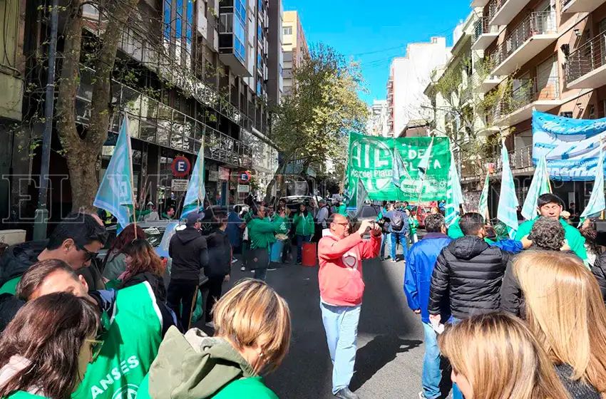 Paro de ATE: denuncian precarización laboral en las dependencias del Estado