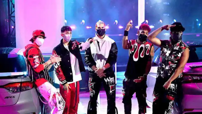 CNCO graba tema de Montaner y él los felicita