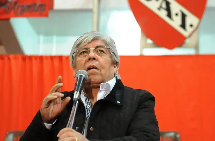 Moyano vinculó el pedido de detención de su hijo con las paritarias