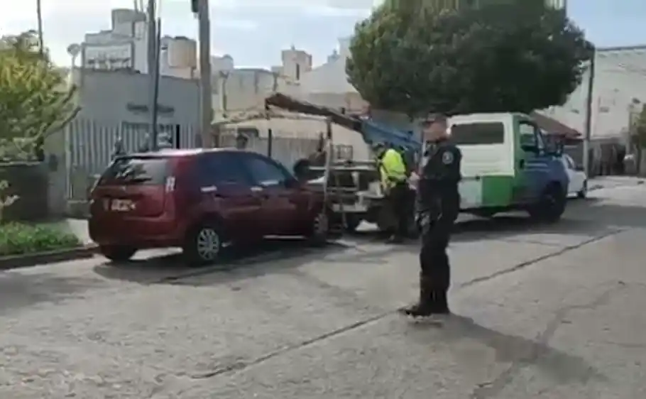 Atropelló a un ciclista: no tenía licencia de conducir