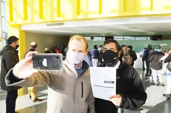 Bordet indicó que habrá vacunas para menores de 18 años con comorbilidades  