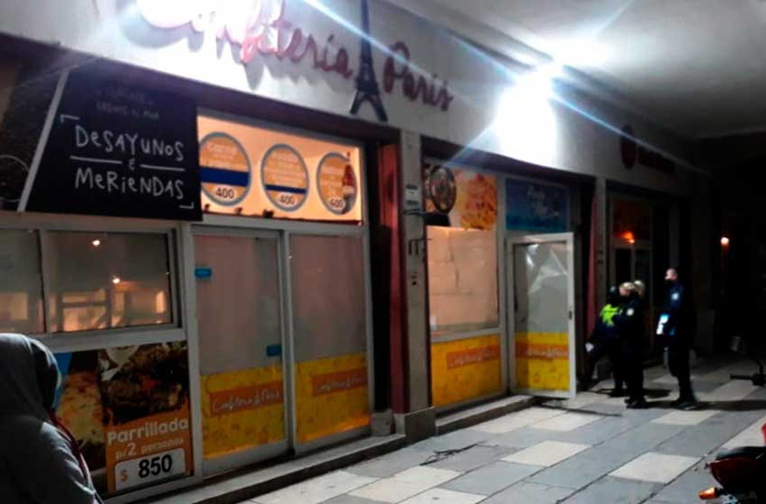 Por segunda vez en menos de 15 días, volvieron a robar la confitería París en la rambla