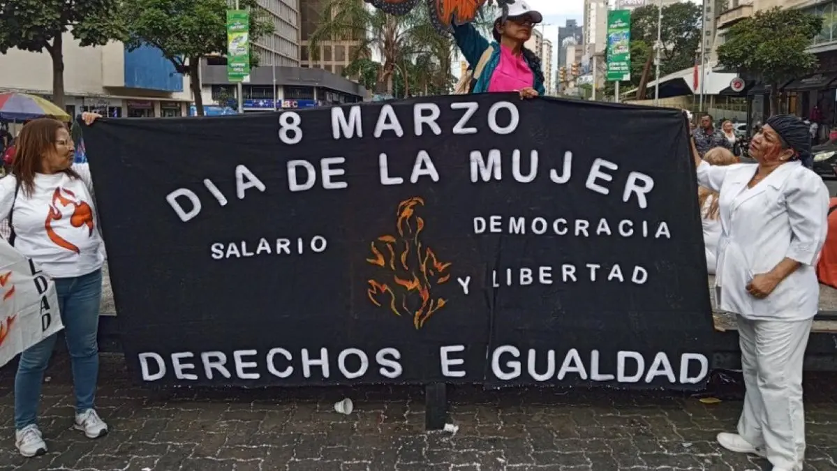 Mujeres se movilizaron en Caracas exigiendo liberación de presos políticos y salarios dignos (VIDEOS)