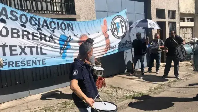 Cerró una histórica empresa textil y echó a 50 trabajadores