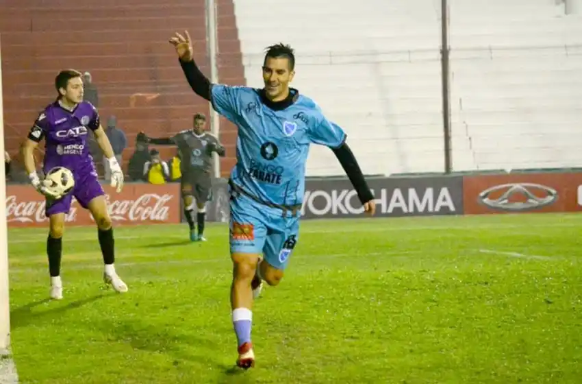 Contreras, volante de CADU: «Ante Newell’s, estamos pensando en ser protagonistas»