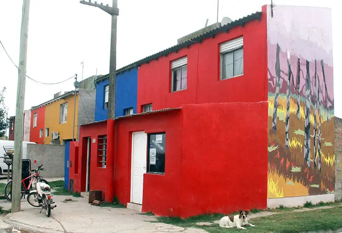 Ya se pintó más del 60% del barrio San Martín y ahora  luce totalmente renovado