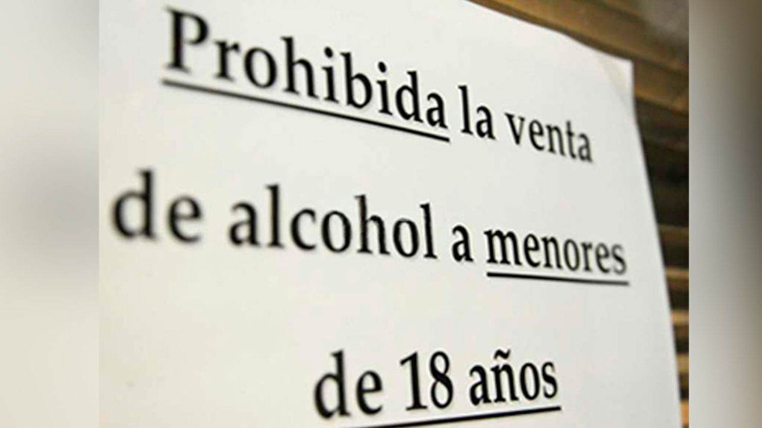 Prohibida la venta y consumo de alcohol de menores