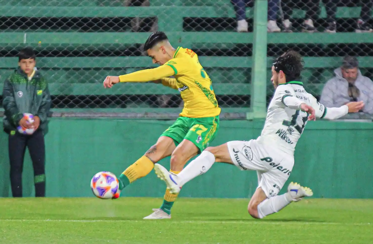 Defensa fue demasiado para Sarmiento.