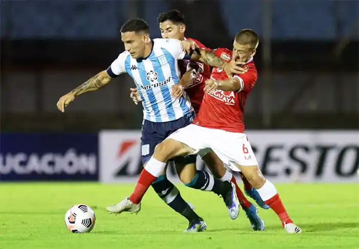 Racing lo empató en la última