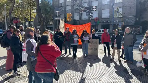Paro docente en Mar del Plata: fuerte rechazo al aumento salarial y críticas al gobierno bonaerense