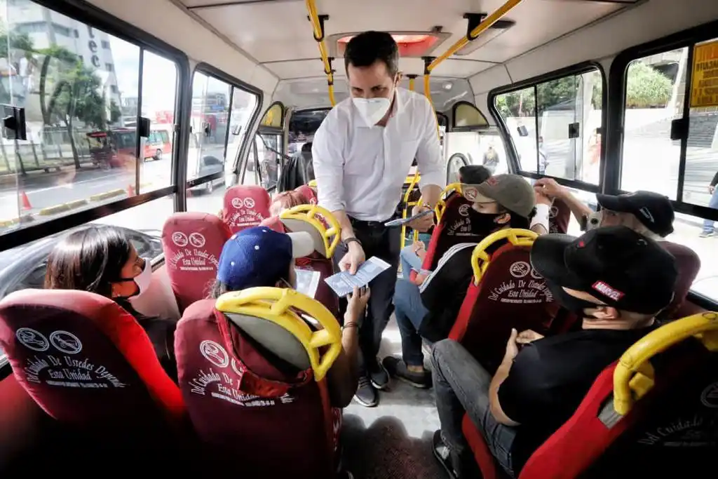 HASTA EN LOS BUSES, Guaidó pide no participar del «fraude» del #6Dic