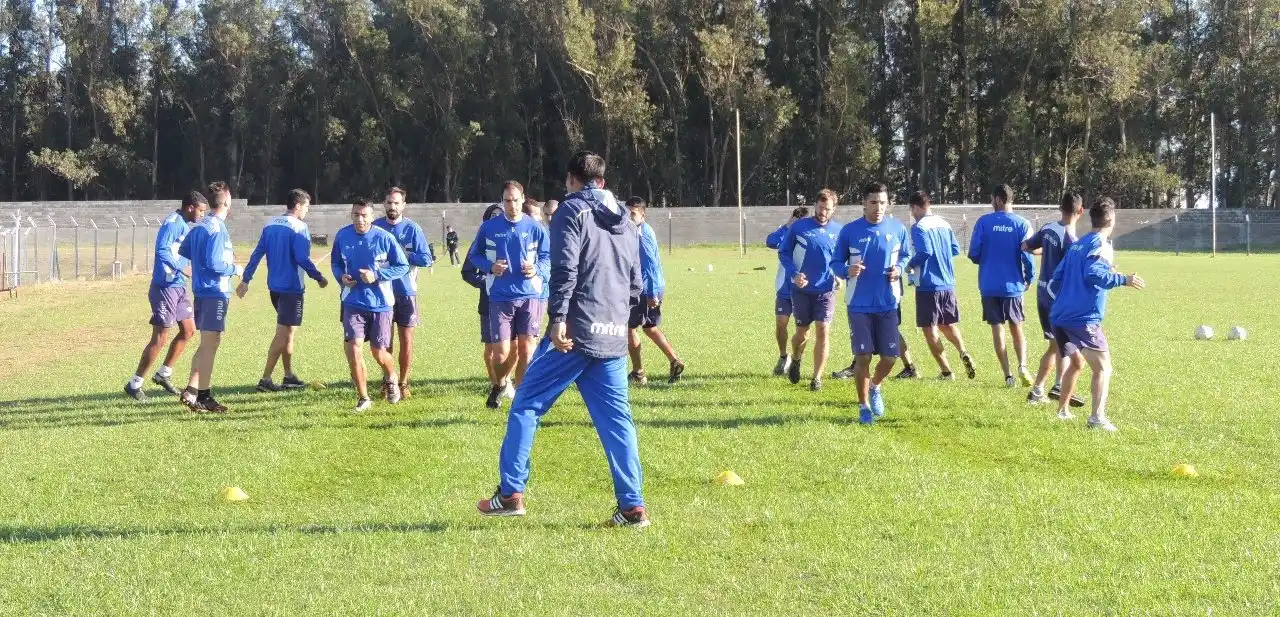 Alvarado: Giganti empieza a delinear su primer equipo