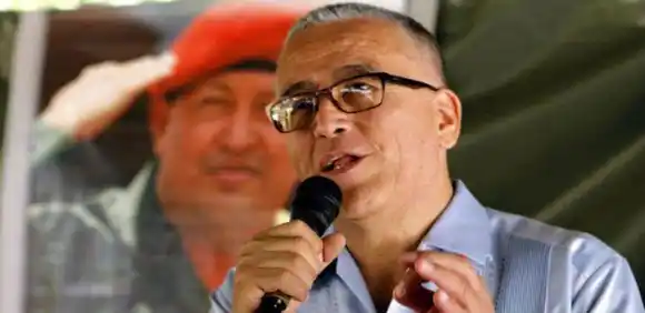 Sacerdote Numa Molina da positivo al COVID-19