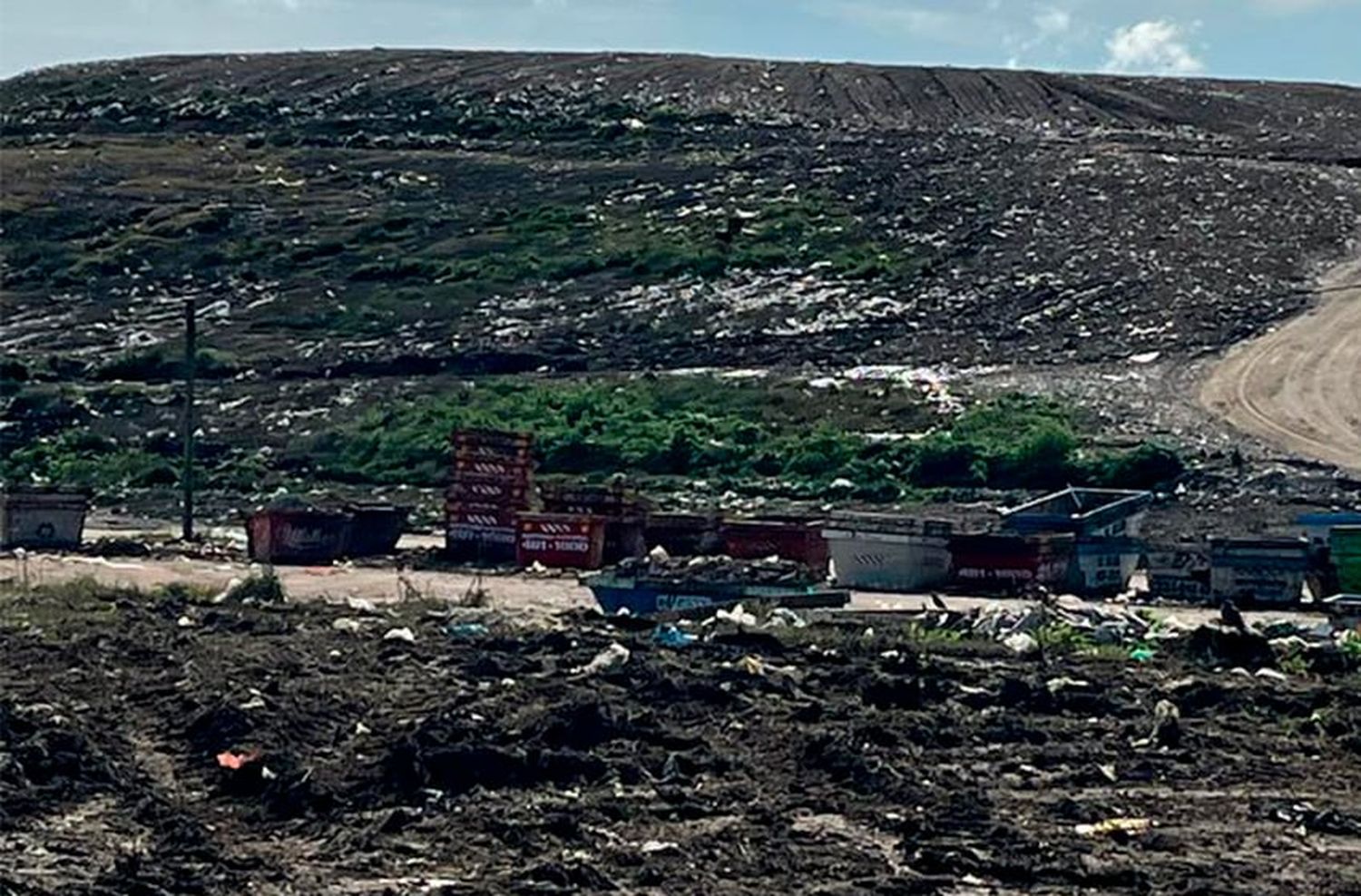 Licitación por el basural: el Emsur en el ojo de la tormenta política por un festival de “olvidos”