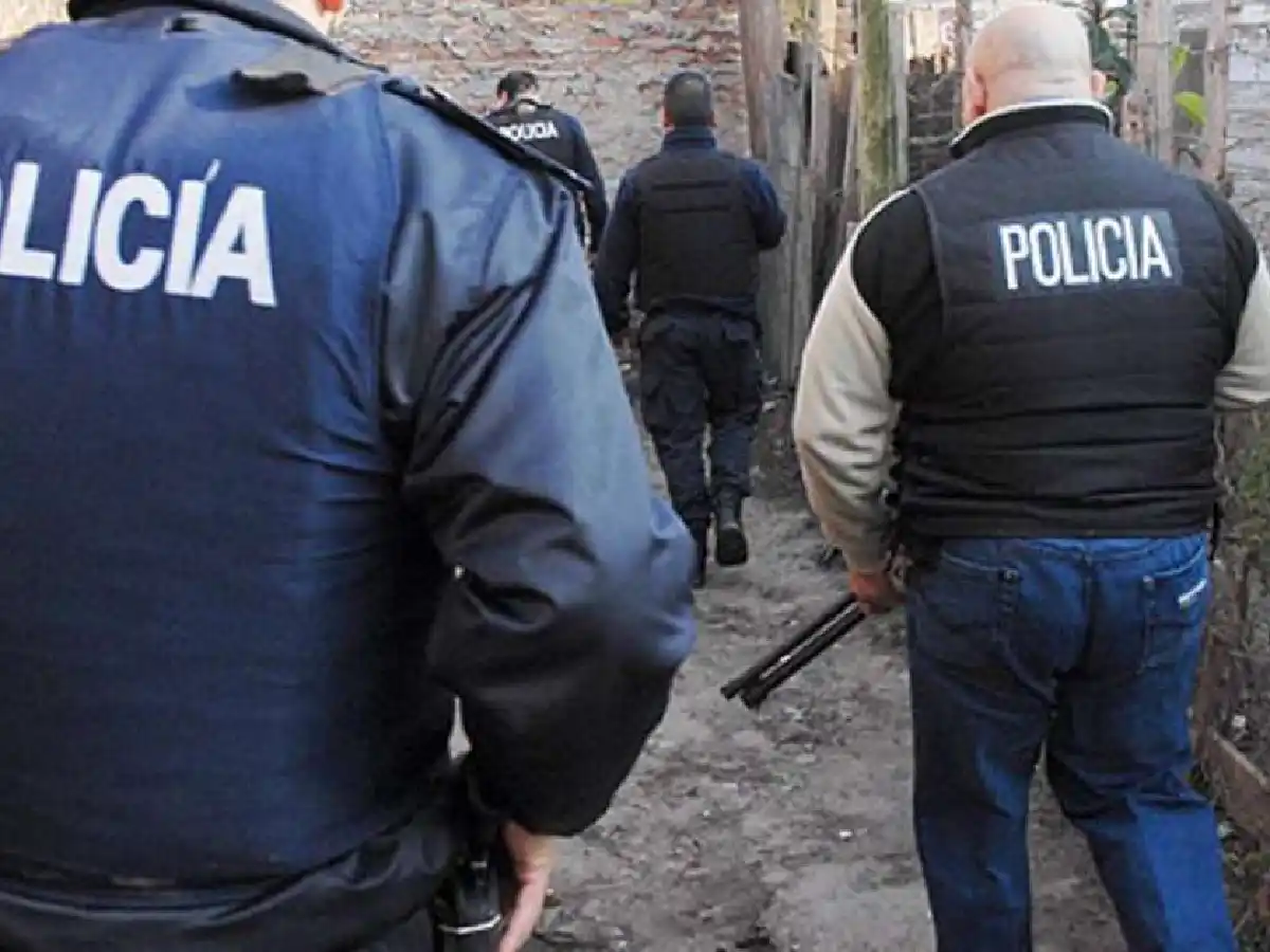 Detectaron que 22 policías de la Bonaerense estaban drogados durante el servicio