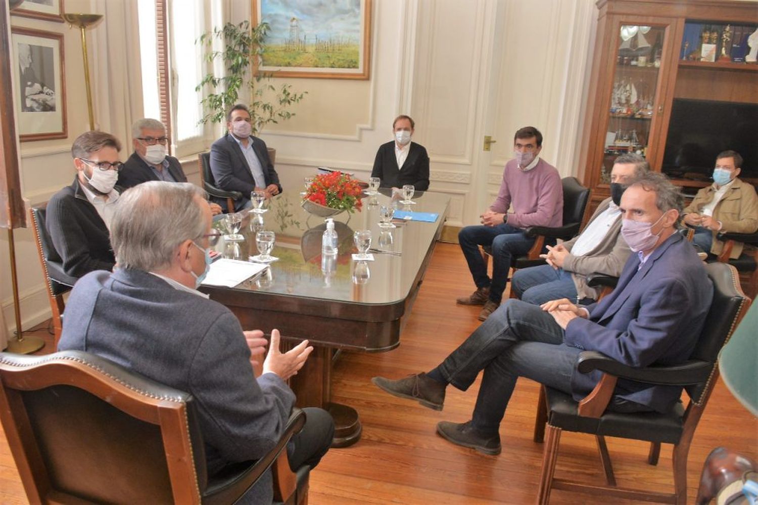 El ministro de Obras Públicas pasó por Tandil y firmó la licitación para las obras de agua en La Movediza