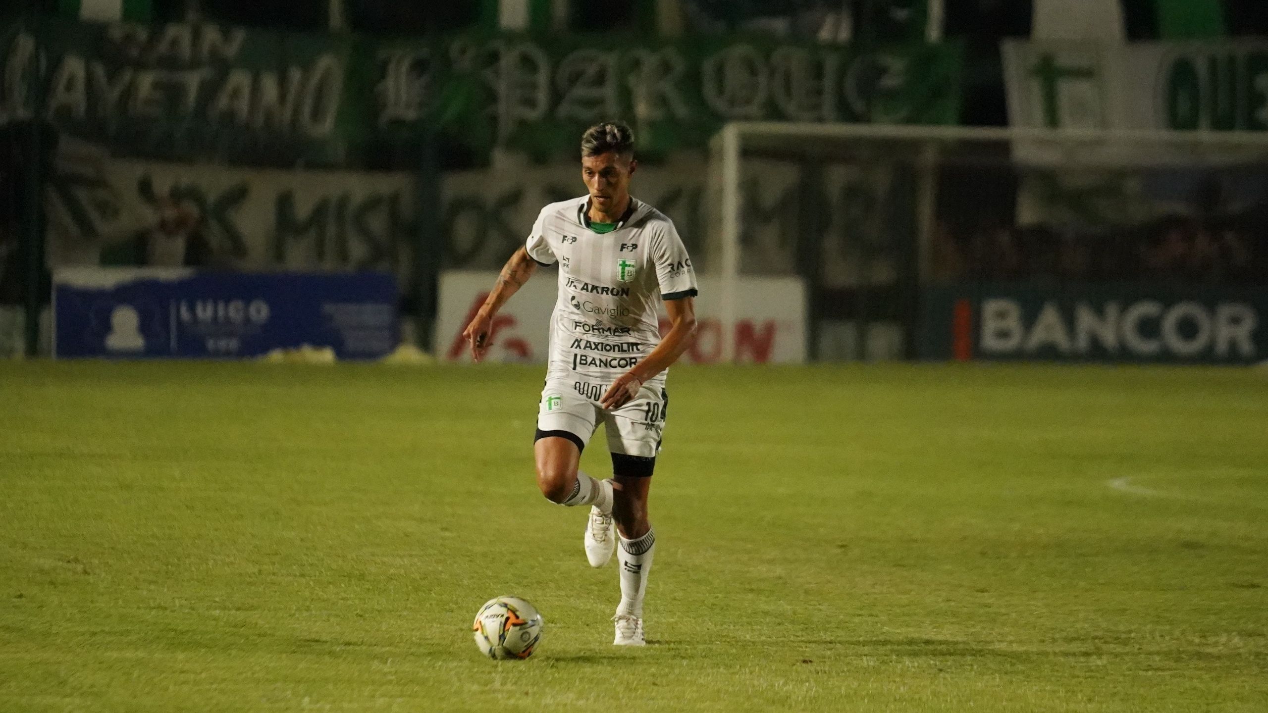 Enzo Avaro será titular en el equipo de Maza