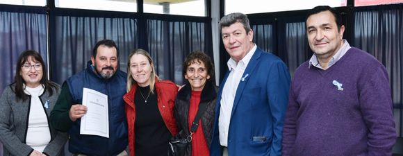 Se rubricaron escrituras para familias de Colonia Ayuí y Los Charrúas