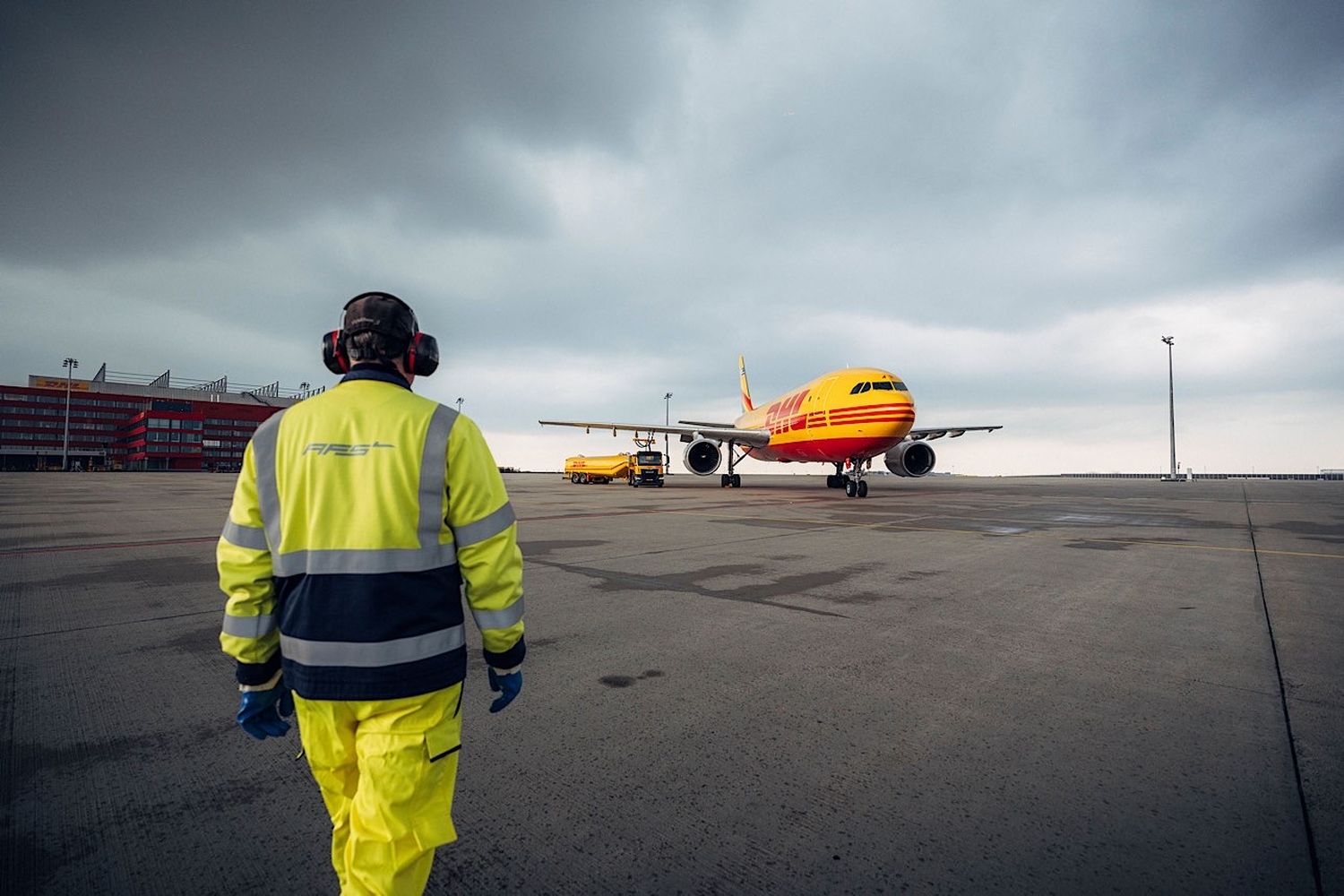 DHL Express incorpora SAF en sus operaciones en Bruselas gracias a un acuerdo con Shell