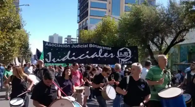 Judiciales volvieron a rechazar la oferta y ratificaron el paro
