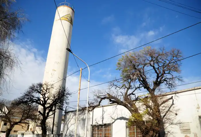 Renault retomó los trabajos de saneamiento en el predio donde funcionó la Metalúrgica Tandil