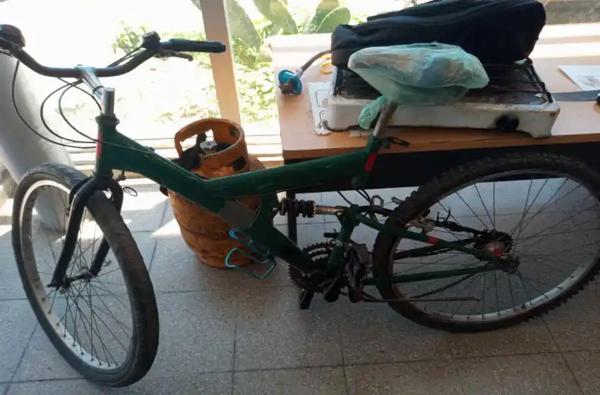 Le dieron prisión domiciliaria a un menor de 15 años que asaltó un galpón, disparó y escapó