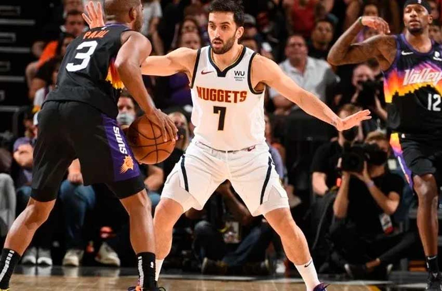 Derrota de los Denver Nuggets de Facundo Campazzo en el inicio de las semifinales de conferencia