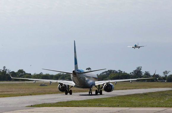 Sorpresiva medida de fuerza provoca demoras en Ezeiza y Aeroparque
