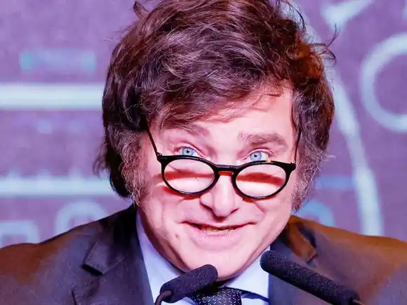 El Gobierno elimina las restricciones de viaje para funcionarios y habilita vacaciones en el exterior