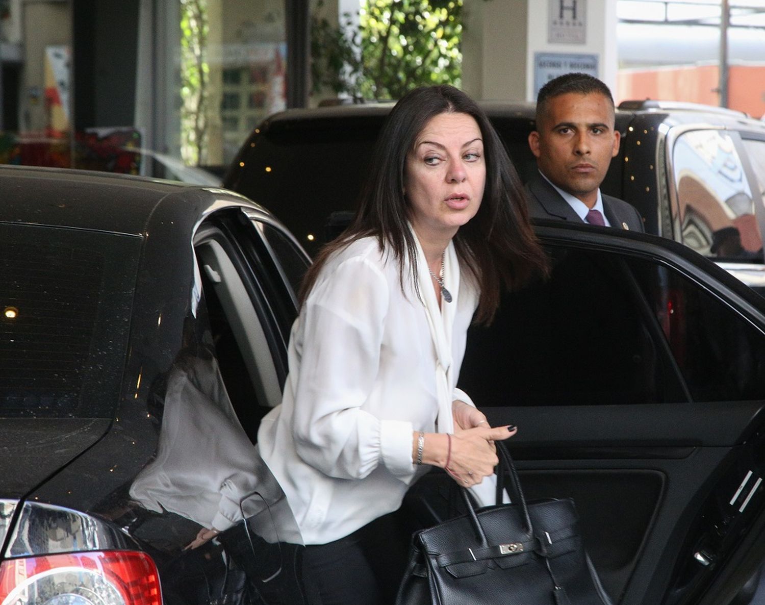 La futura ministra de Capital Humano, Sandra Pettovello, regresó al hotel Libertador después de mantener una reunión en la Casa Rosada.