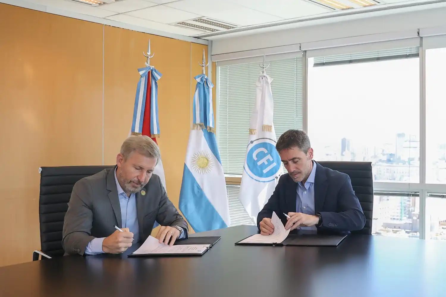 Frigerio firmó un convenio con el CFI para ampliar créditos a emprendedores y Pymes entrerrianas