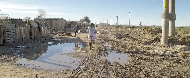 Promueven erradicar asentamientos con viviendas para 6 mil familias