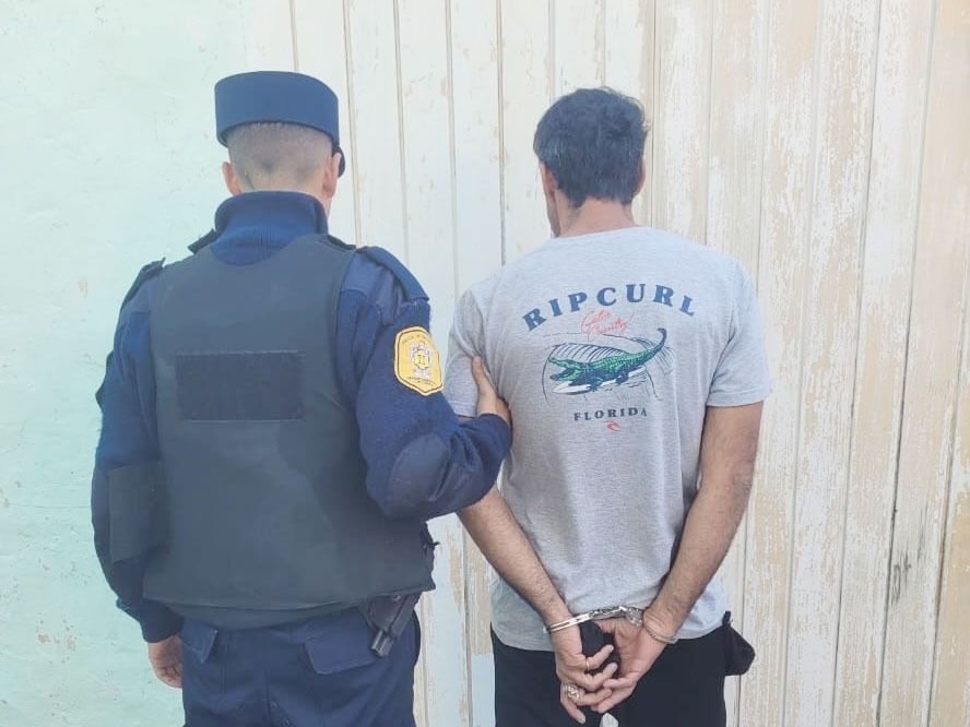Secuestran un arma y detienen a un hombre por violencia de género